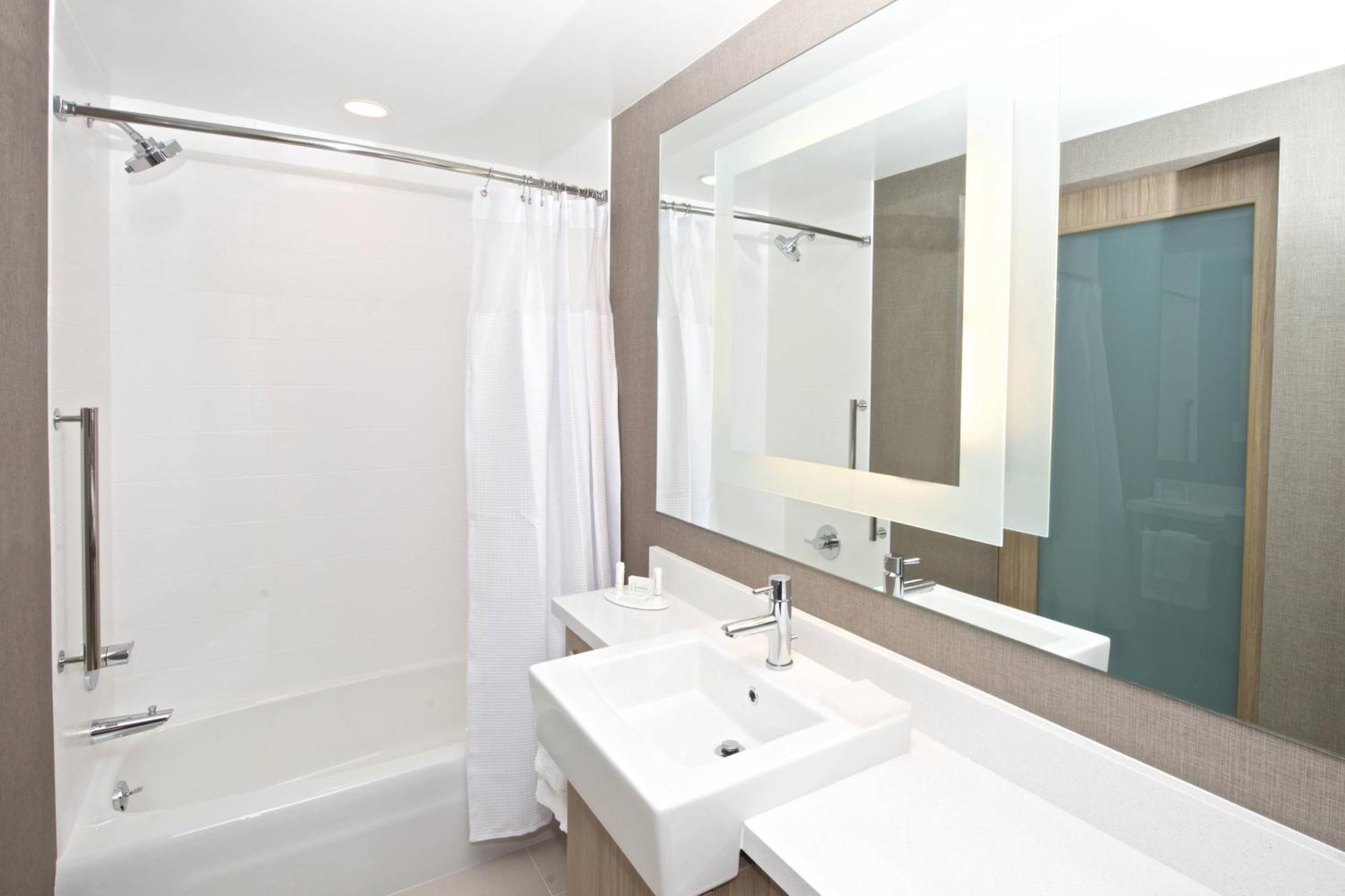 Springhill Suites By Marriott Seattle איסאקה מראה חיצוני תמונה
